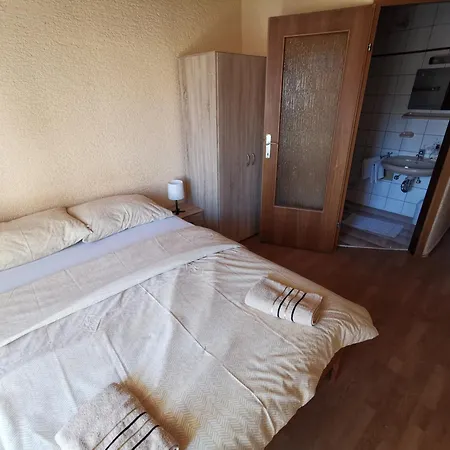 Gostinjska kuća Dijana *