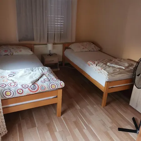 Konukevi Dijana 3*